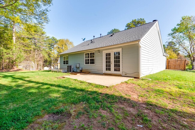 Building Photo - Ranch Home in great school district!