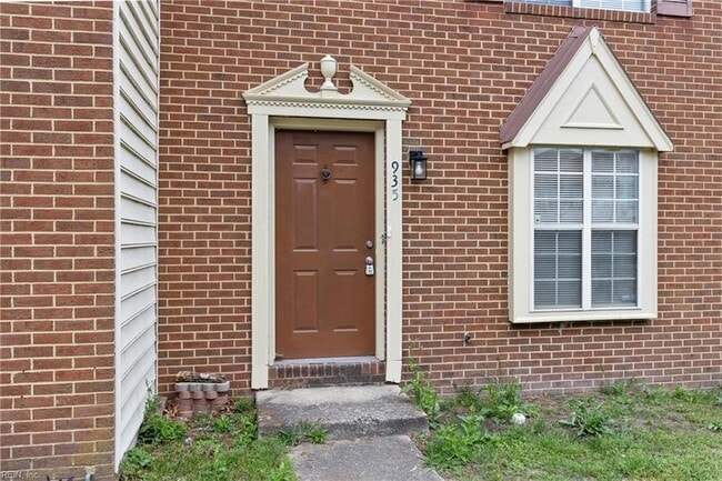 Photo - 935 Still-Harbor Cir