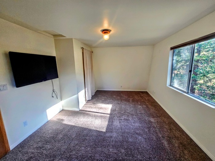 Photo - Charming 2 Bed / 1 Bath Cabin with Spa