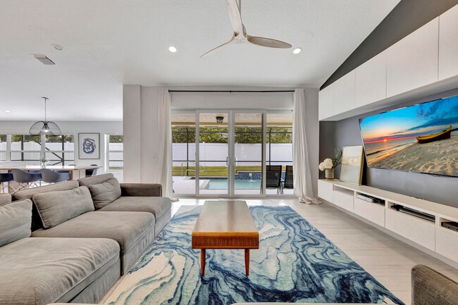 Photo - 9567 Lake Serena Dr