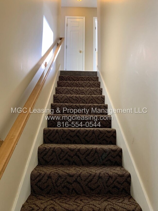 Photo - 816 NE Westwind Ln