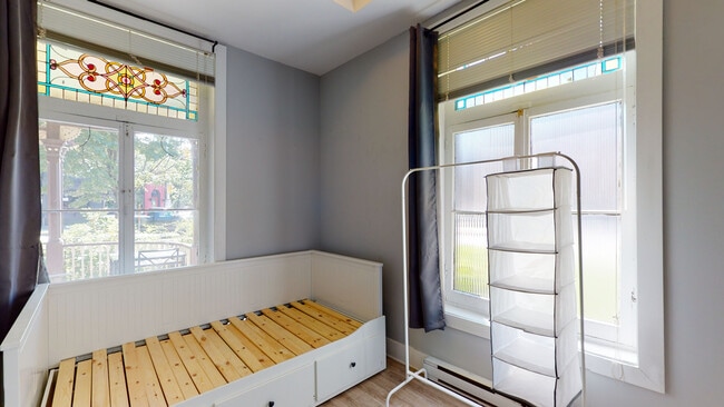 Photo - Laurier Apartments