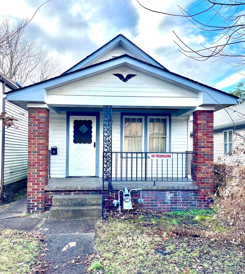 Photo - 213 E Oregon St