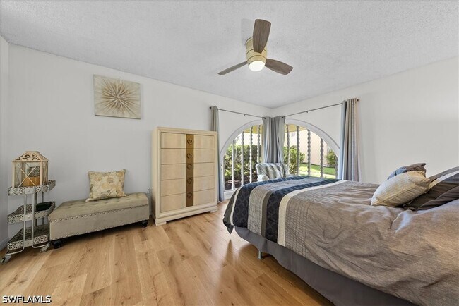 925 Palm View Dr Unit 111