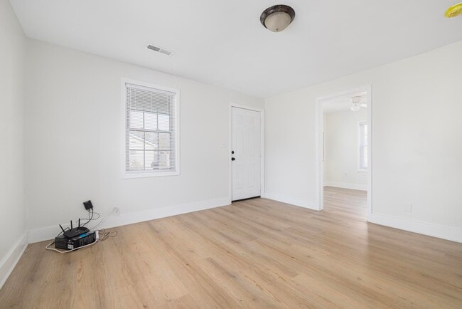 Photo - 1729 Mary St