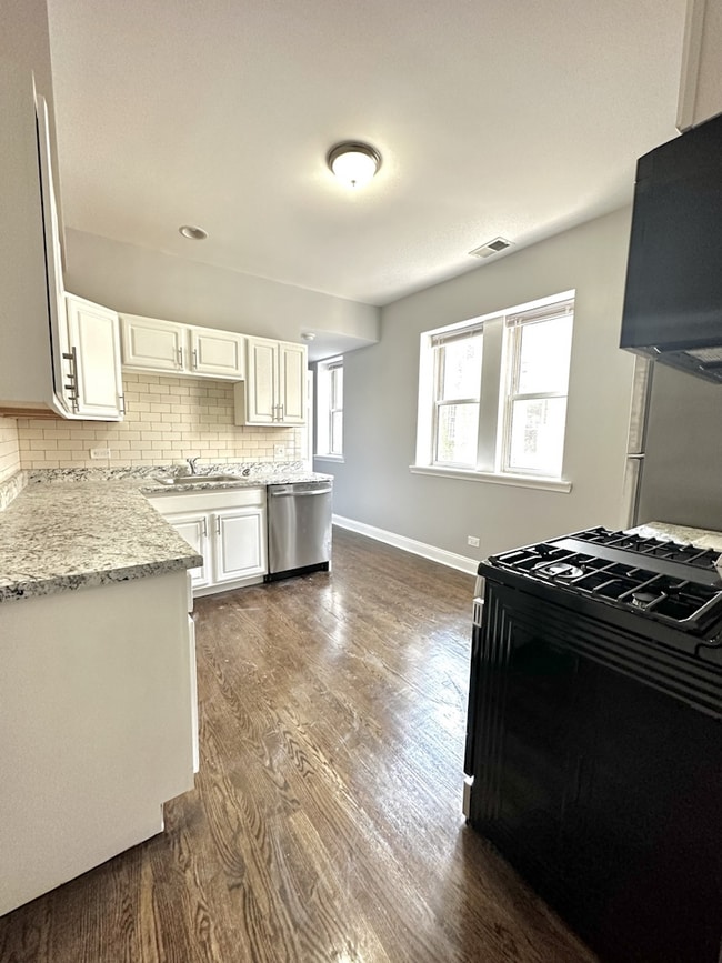 Photo - 4454 N Sheridan Rd Unit 2