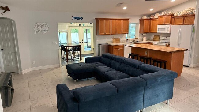 Photo - 3195 Mayflower Terrace