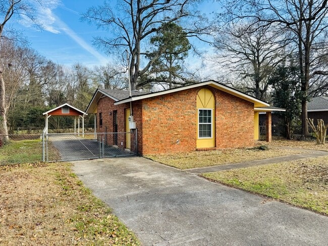 Photo - Charming updated 3-bedroom home!