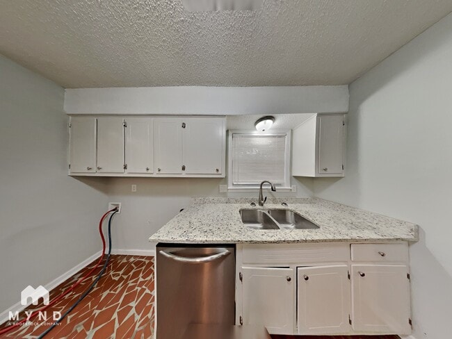 Photo - 2154 Ashland Dr