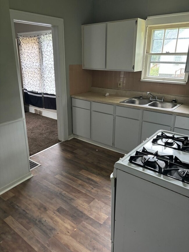 Photo - Akron Single Home