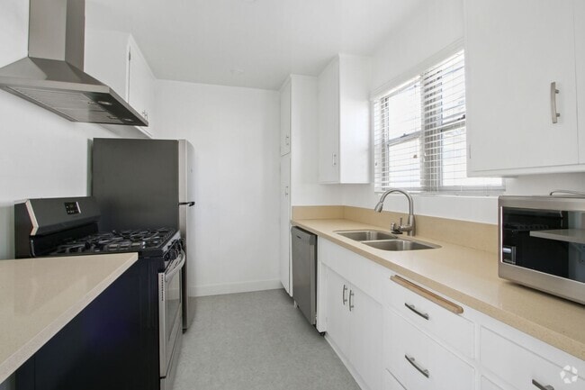 Building Photo - 943 6th St Unit J Rental