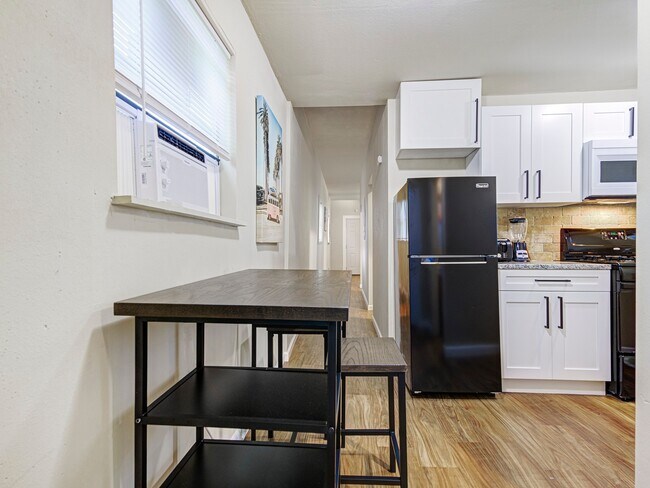 Photo - 3917 Winnie St