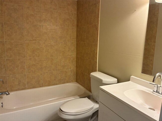 Photo - 11917 Bob White Dr Unit 881