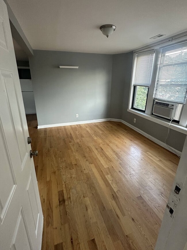 Photo - 2606 W Le Moyne St Unit 3