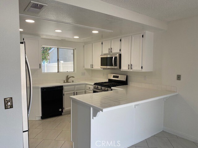 Photo - 26941 Stonehaven