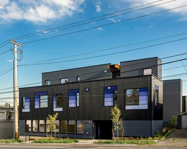 Building Photo - 1614 6th Ave Unit 203