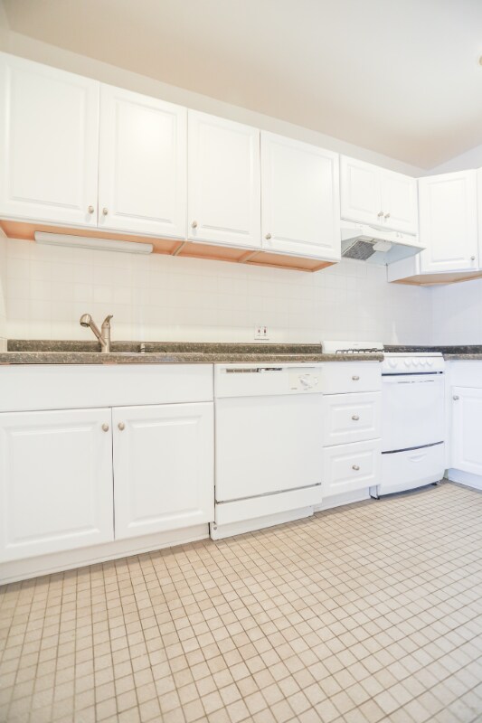 Photo - 168 W Menomonee St Unidad G