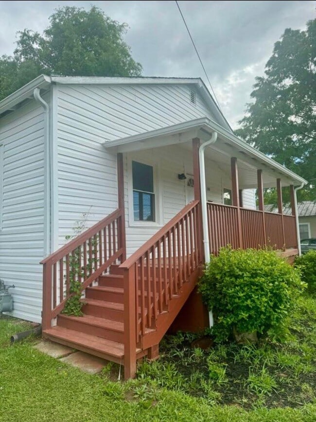 Photo - 350 Juless St