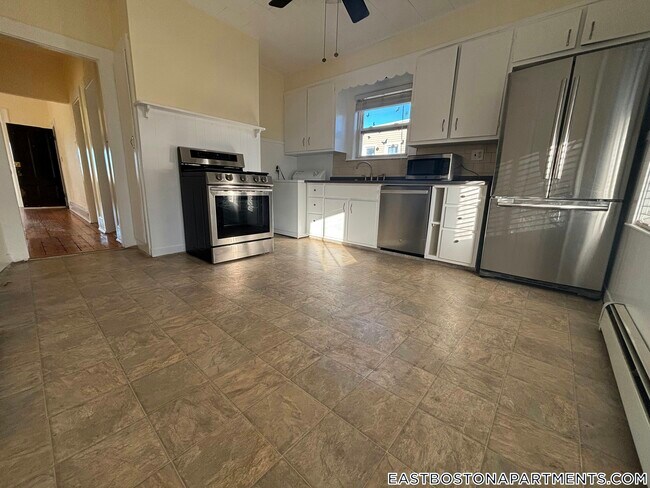 Photo - 33 Falcon St Unit 3