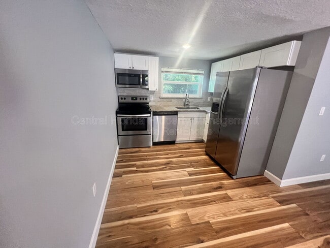 Photo - 1110 Poinsettia Ave