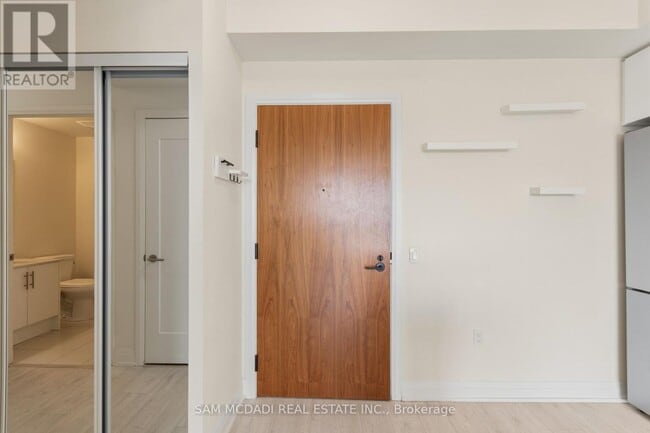 Photo - 509 Dundas St W Unit 709