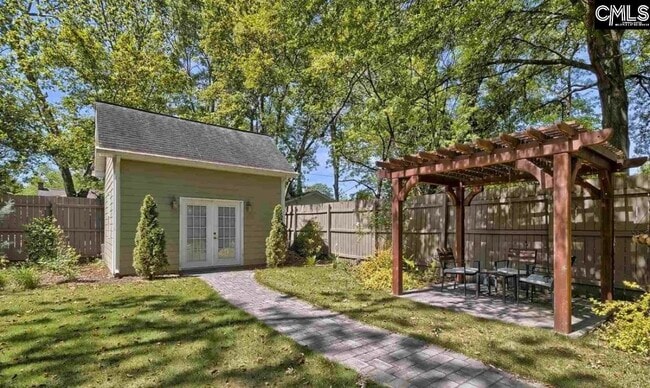 Photo - 3011 Clark St