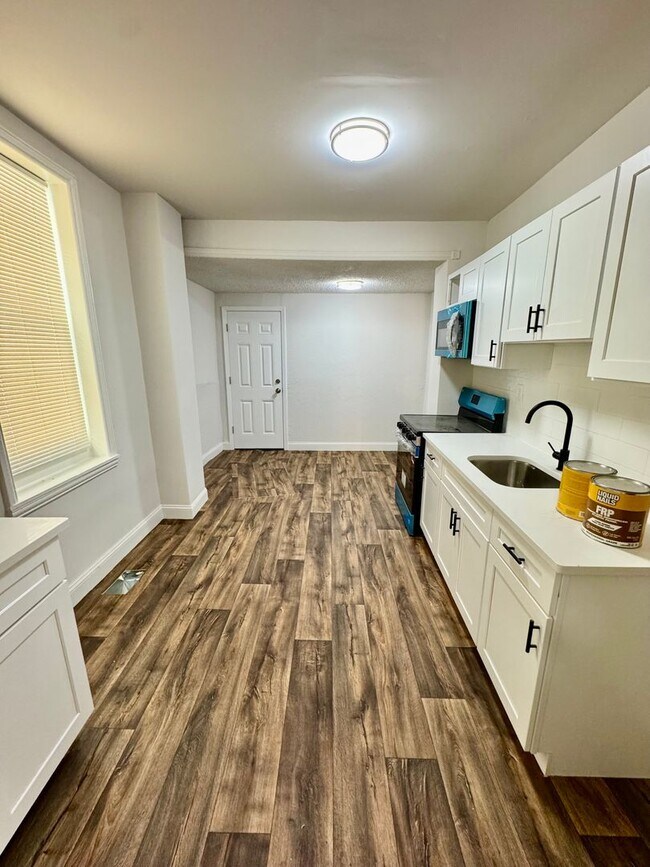 Photo - 2055 E Stella St – 3 Bed, 1 Bath Home with...