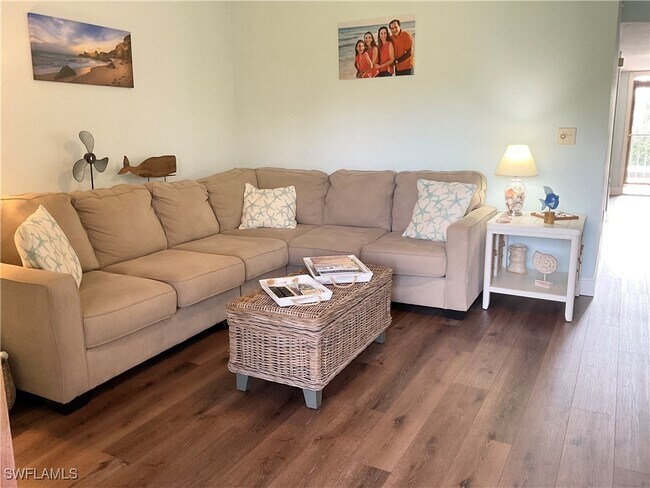 Photo - 7380 St Ives Way Unidad 1204