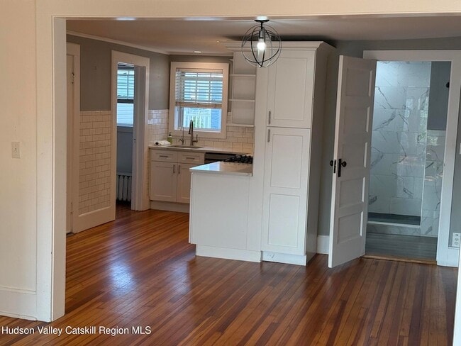 Photo - 502 Warren St