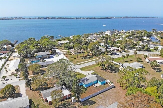 Photo - 495 S McCall Rd