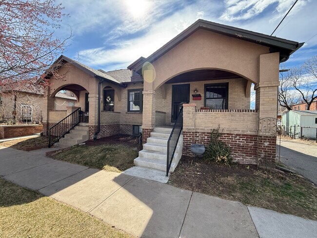 Building Photo - 1420 E 5th Ave