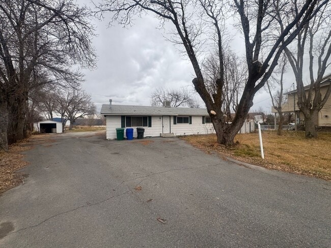 Photo - Main Level Living in West Jordan!