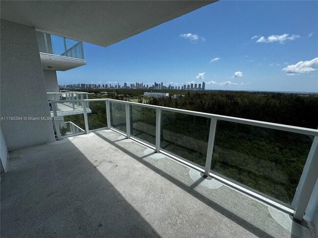 Building Photo - 14951 Royal Oaks Ln Unit 1504 Rental
