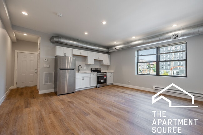 Building Photo - 1219 W Devon Ave Unit 205 Rental