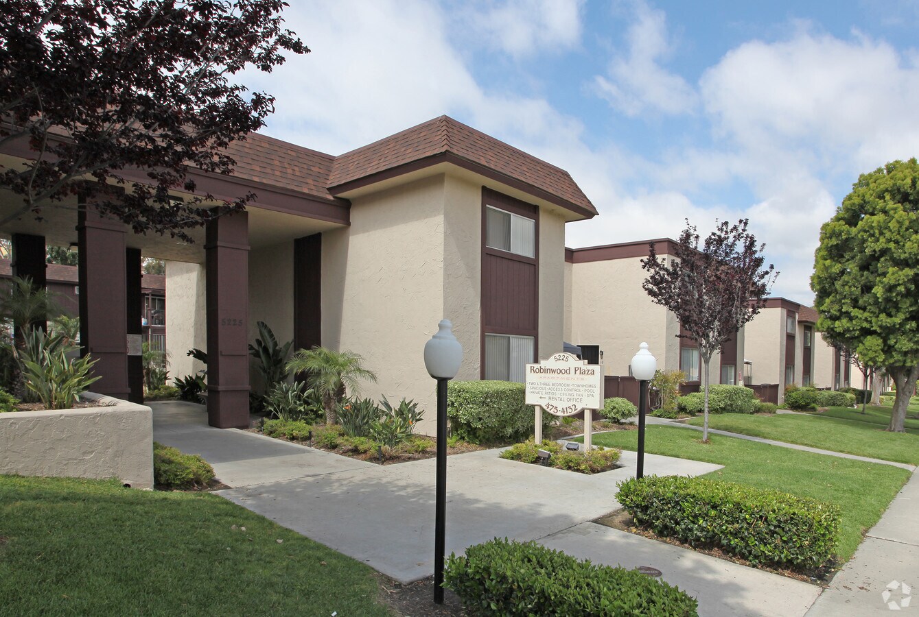 Robinwood Plaza - Robinwood Plaza Apartments