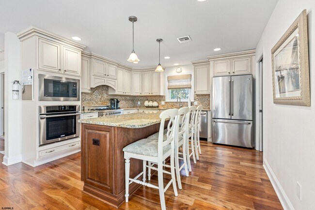 Photo - 29 N Iroquois Ave