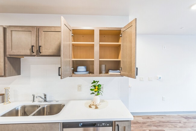 Lindoo School Apartments and Townhomes