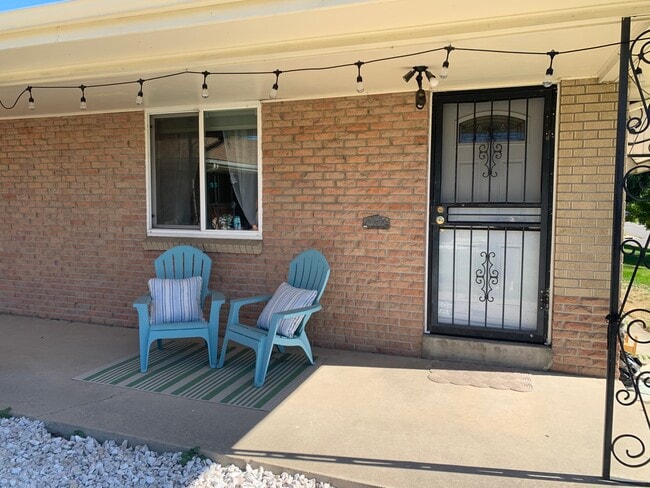 Building Photo - 3915 W 23rd Ave Unit 3915 W 23 rd Avenue