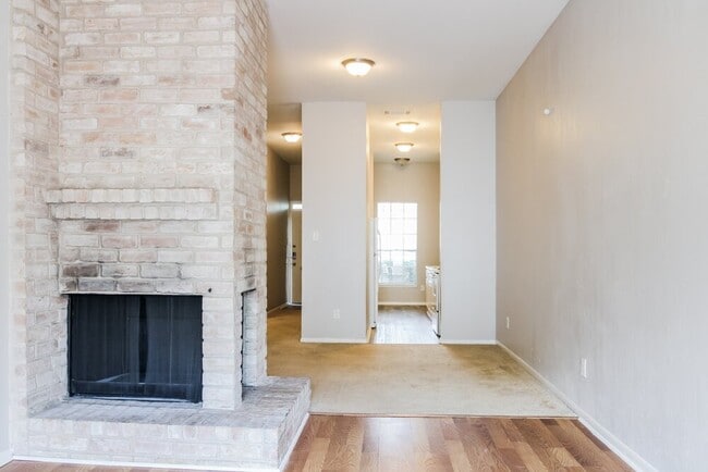 Photo - 7922 Grow Ln