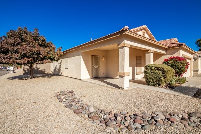 Photo - 4-Bedroom Home with Grassy Backyard