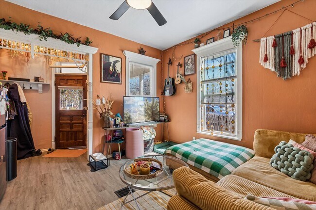Photo - 1843 Grove St Unit Beautifully Updated #1