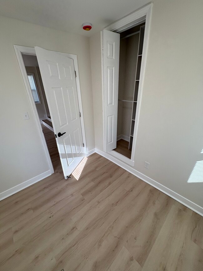 Photo - 1317 Michigan St