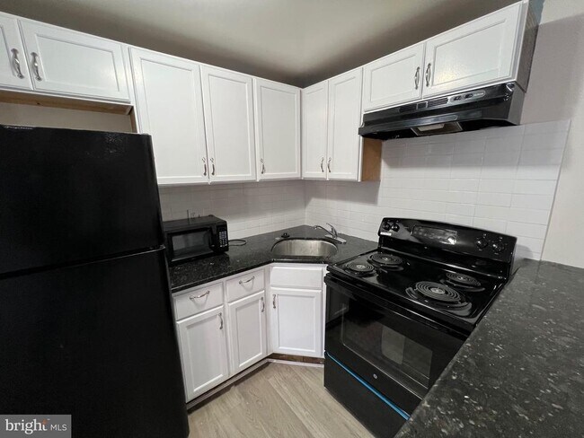 Photo - 515 W Girard Ave Unit 1R