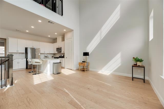 Photo - 8102 Foraker St