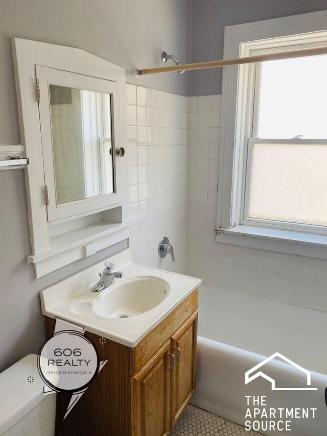 Photo - 1335 W Carmen Ave Unit 3A