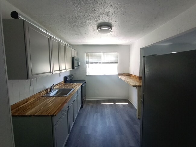 Photo - 2408 Maltby Ave Unidad 2408 Maltby #B