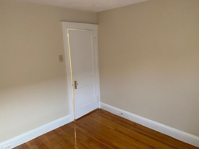 Photo - 4 bed in Somerville