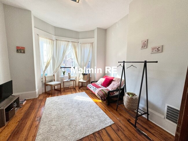 Photo - 94 Pleasant St Unit 1