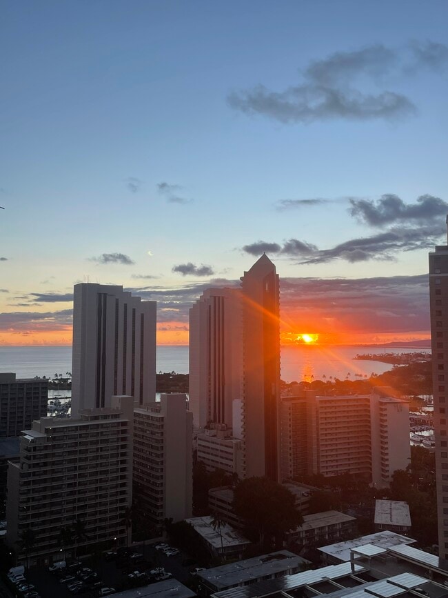 Photo - 411 Hobron Ln Unit 2806 Châteaux Waikiki