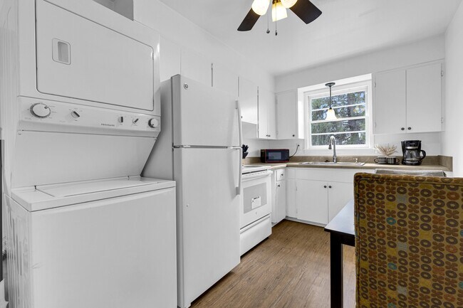 Photo - 305 Connell St